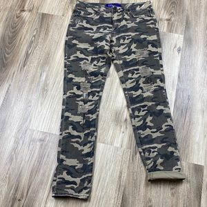 Women’s Distressed Camo Pants